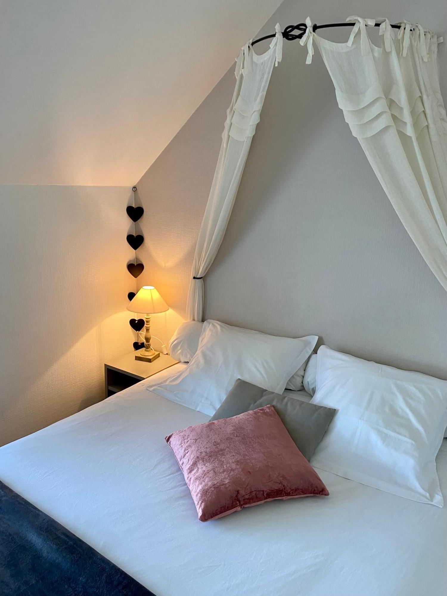 Le Relais De La Hardiesse 6Km Mont St Michel - Chambres Doubles - Suite Spa Privatif Courtils Buitenkant foto
